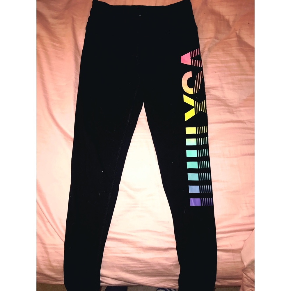 Victoria’s Secret high waisted leggings ✨